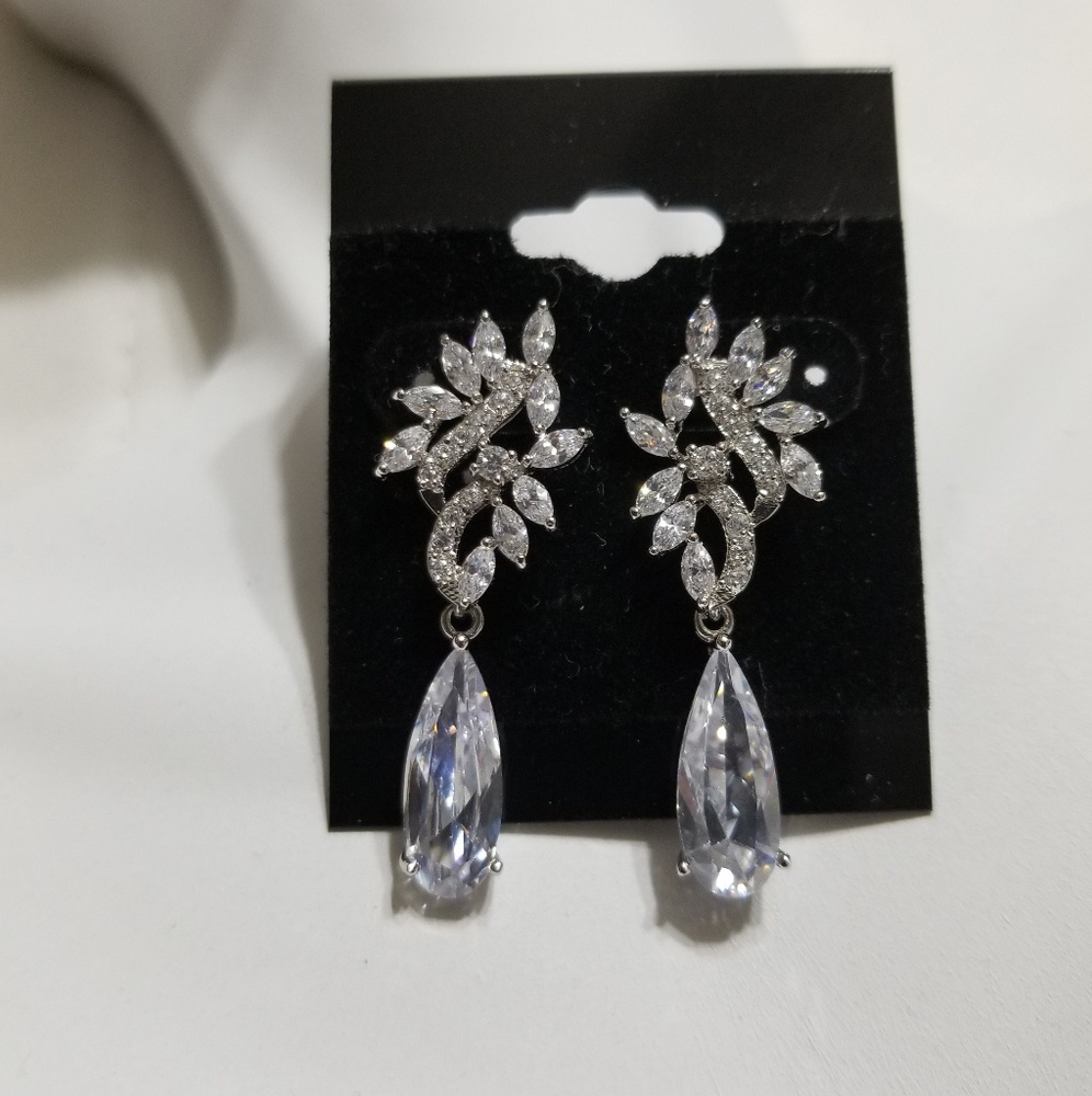 Cz FLOWER EARRINGS